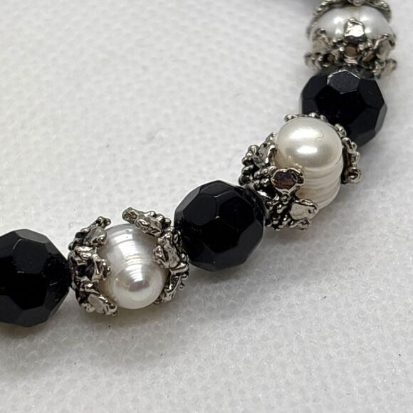 Handmade Black Beaded Pearl Silver Tone Stretch Bracelet 7'' Boho‎ Whimsigoth - Picture 2 of 5